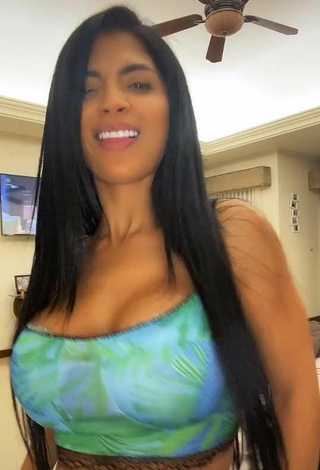 4. Gorgeous Kimberly Flores Shows Cleavage in Alluring Crop Top