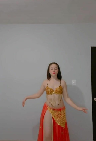 Sultry Kim Muñoz in Bra while doing Belly Dance