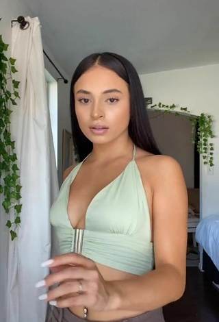 5. Sultry Leslie Contreras in Light Green Crop Top