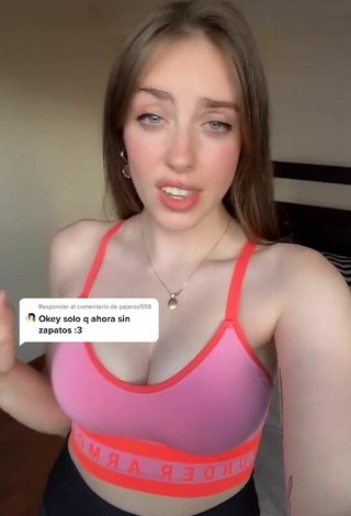 Magui Ansuz Shows Cleavage in Erotic Crop Top