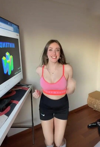 Magui Ansuz Shows Cleavage in Sexy Crop Top and Bouncing Tits