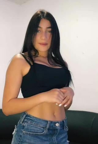 Luscious Valentina Quintero in Black Crop Top