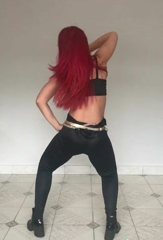 3. Sultry Mayca Delduque in Black Leggings while Twerking