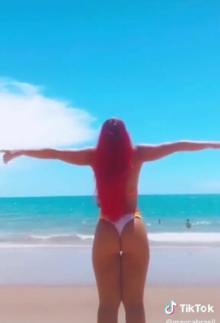 5. Sexy Mayca Delduque Shows Butt at the Beach