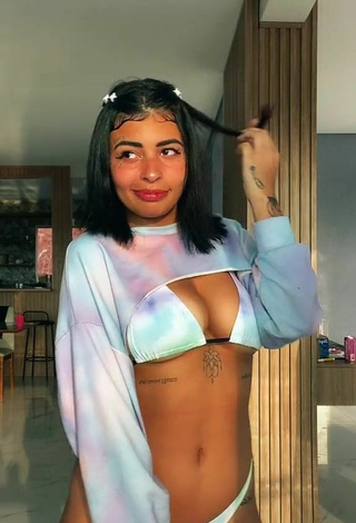 Hot MC Lya Shows Cleavage in Bikini (Underboob)