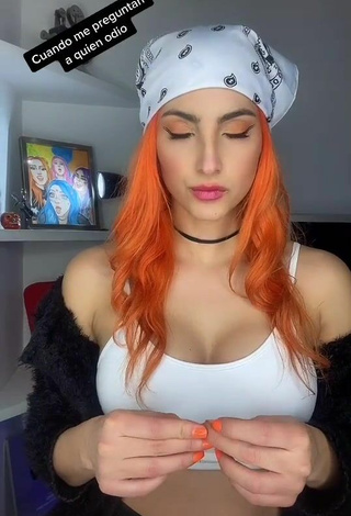 1. Hot Mia Coloridas Shows Cleavage in White Crop Top