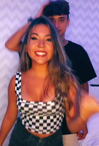 2. Sultry Michelly Ioshiko Tanino Shows Cleavage in Checkered Crop Top and Bouncing Boobs