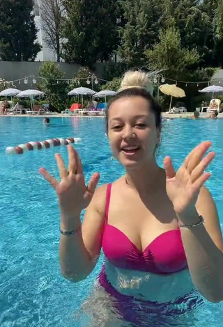 3. Sexy Miray Aktağ in Red Bikini at the Swimming Pool