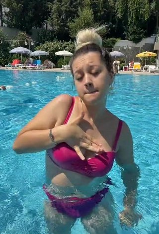 4. Luscious Miray Aktağ in Red Bikini at the Swimming Pool