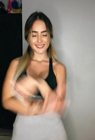 5. Beautiful Nicolle Figueroa Shows Cleavage in Sexy Black Sport Bra and Bouncing Boobs