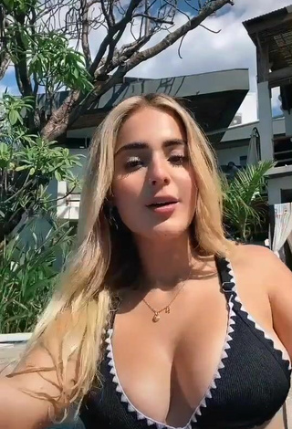 5. Alluring Nicolle Figueroa Shows Cleavage in Erotic Black Bikini Top at the Swimming Pool