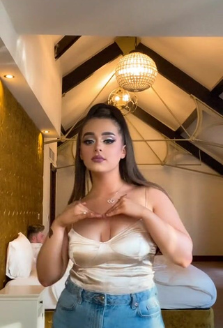 3. Luscious Olivia Duffin Shows Cleavage in Top and Bouncing Tits