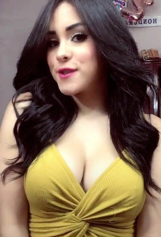 2. Beautiful Ónice Flores Shows Cleavage in Sexy Olive Crop Top