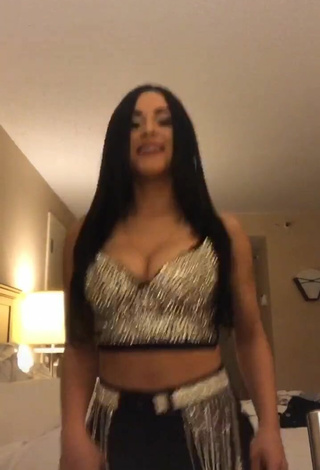 2. Titillating Ónice Flores Shows Cleavage in Silver Crop Top and Bouncing Boobs