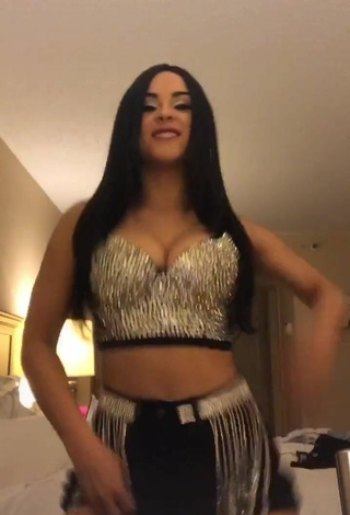 3. Titillating Ónice Flores Shows Cleavage in Silver Crop Top and Bouncing Boobs