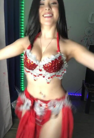 4. Sultry Ónice Flores in Bra while doing Belly Dance and Bouncing Boobs