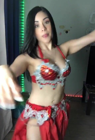 5. Sultry Ónice Flores in Bra while doing Belly Dance and Bouncing Boobs