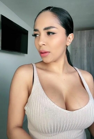 4. Titillating Pao Castillo Shows Cleavage in Grey Top and Bouncing Boobs