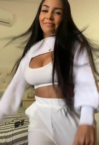 5. Cute Pao Castillo Shows Cleavage in White Crop Top