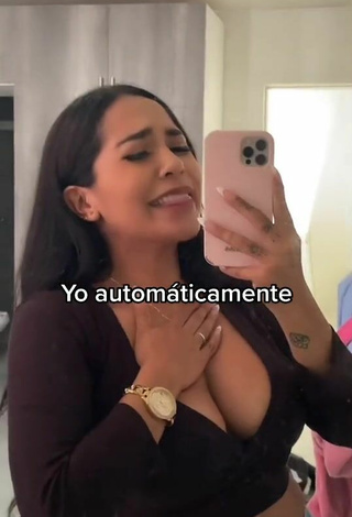 5. Luscious Pao Castillo Shows Cleavage in Black Crop Top