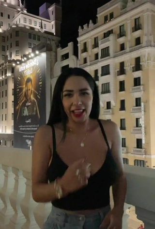 4. Sexy Pao Castillo Shows Cleavage in Black Crop Top and Bouncing Boobs