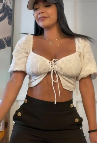 2. Amazing Pao Castillo Shows Cleavage in Hot White Crop Top