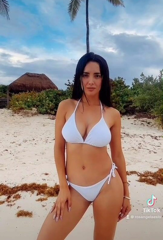 5. Erotic Rosángela Espinoza Shows Cleavage in White Bikini at the Beach