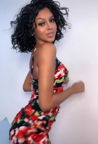 3. Sultry Rosee_20 in Floral Dress while Twerking