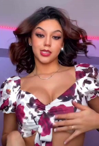 Sweetie Rosee_20 Shows Cleavage in Floral Crop Top and Bouncing Breasts