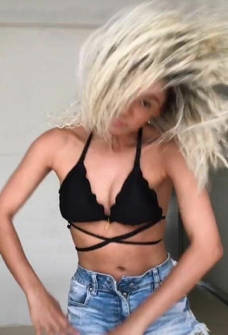 2. Hot Sandra Costa in Black Bikini Top and Bouncing Boobs