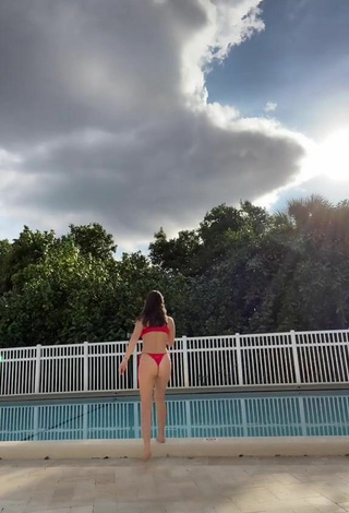 3. Sultry Sofia Gomez in Thong at the Swimming Pool