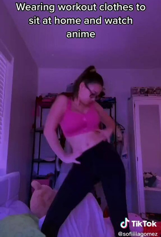 4. Gorgeous Sofia Gomez Shows Cleavage in Alluring Pink Crop Top and Bouncing Boobs