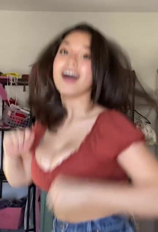 5. Sweetie Sofia Gomez Shows Cleavage in Brown Crop Top and Bouncing Boobs