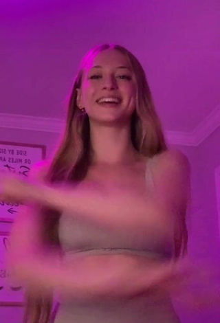 2. Titillating Sophia Diamond Shows Cleavage in Grey Crop Top and Bouncing Breasts