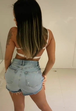 Sultry Sthefane Matos Shows Butt while Twerking