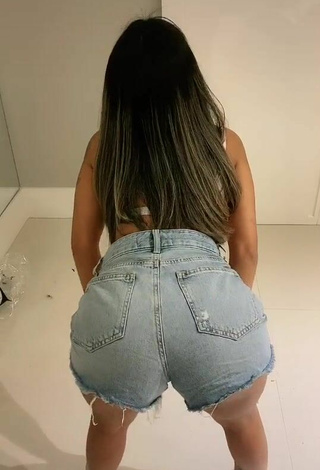 3. Sultry Sthefane Matos Shows Butt while Twerking