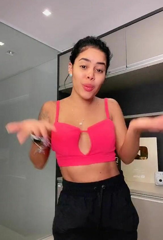 2. Luscious Sthefane Matos Shows Cleavage in Pink Crop Top