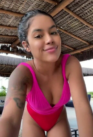 Sultry Sthefane Matos Shows Cleavage in Swimsuit