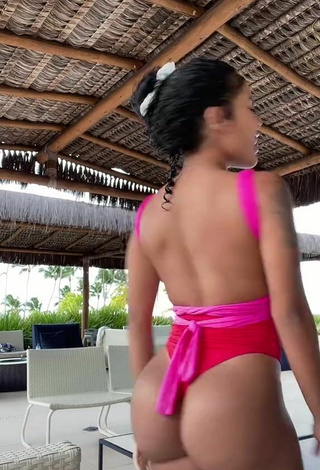 5. Sultry Sthefane Matos Shows Cleavage in Swimsuit