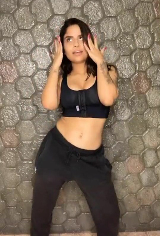 5. Sweetie Tati Nunes Shows Cleavage in Black Crop Top and Bouncing Boobs