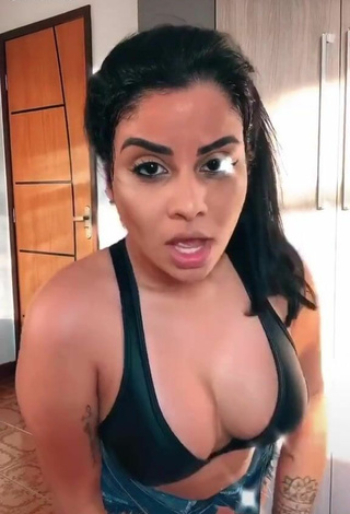 Sultry Tati Nunes Shows Cleavage in Black Sport Bra while Twerking and Bouncing Boobs