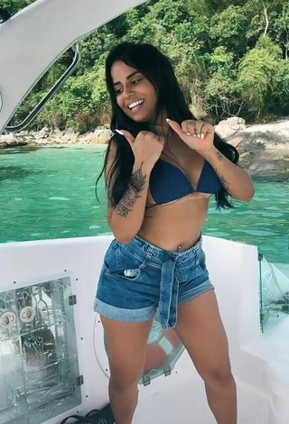 4. Sexy Tati Nunes in Blue Bikini Top on a Boat and Bouncing Tits (Underboob)