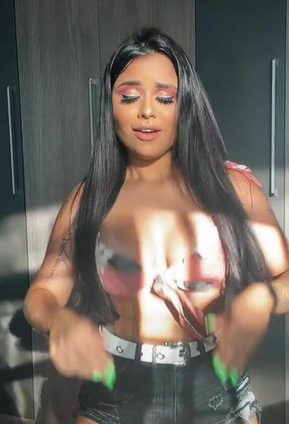 Hottie Tati Nunes Shows Cleavage in Floral Bikini Top and Bouncing Tits