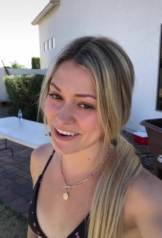 Sexy Tatum Beck Shows Cleavage in Bikini Top