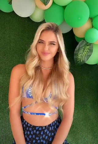 Luscious Teressa Dillon Shows Cleavage in Bikini Top