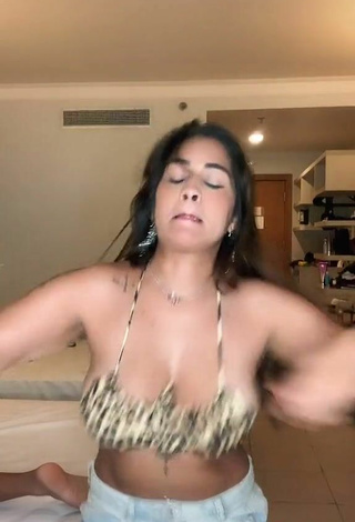 4. Titillating Thielly Martins Shows Cleavage in Leopard Bikini Top and Bouncing Boobs