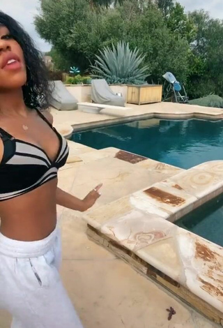 2. Sultry Teala Dunn in Sport Bra at the Pool