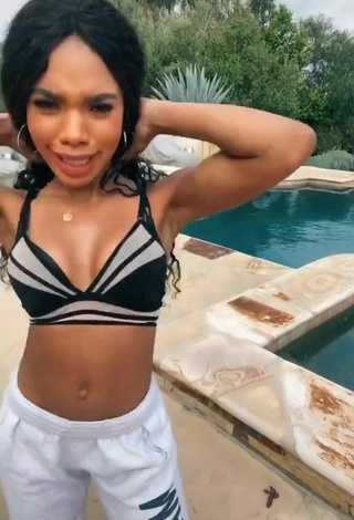 3. Sultry Teala Dunn in Sport Bra at the Pool