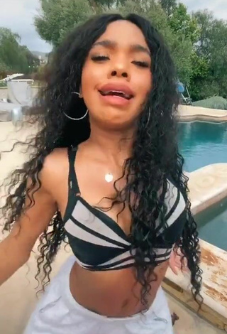 4. Sultry Teala Dunn in Sport Bra at the Pool