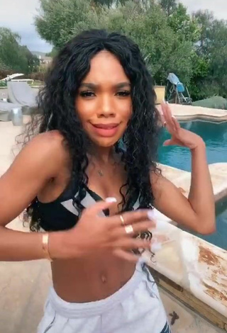 5. Sultry Teala Dunn in Sport Bra at the Pool